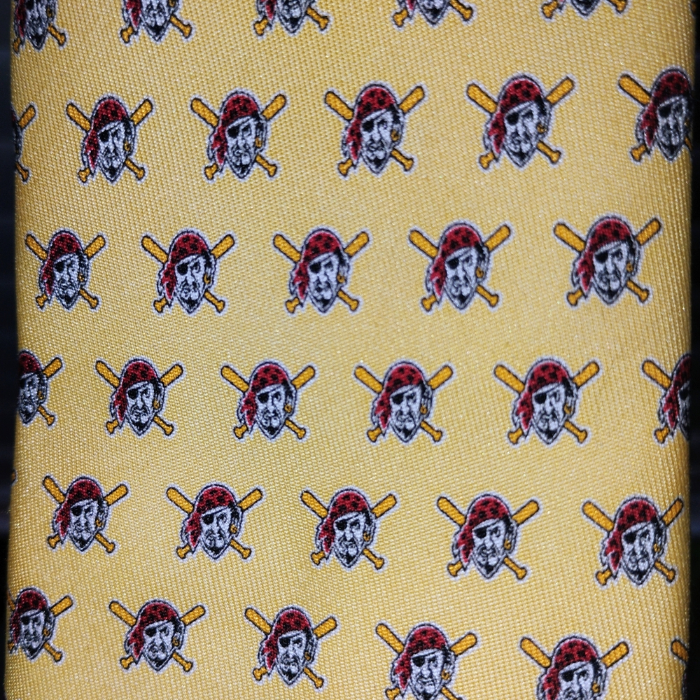 Yellow and Red Skull Patterned Tie